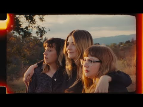 Vivian Girls - Something To Do [OFFICIAL MUSIC VIDEO]