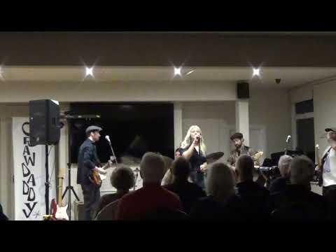 Jess Hayes takes the lead vocals for 'Misunderstood' with backing from the Connolly Hayes Band