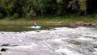 preview picture of video 'A quick whitewater paddle down Lock #1 on the Green River in Woodbury, KY.'