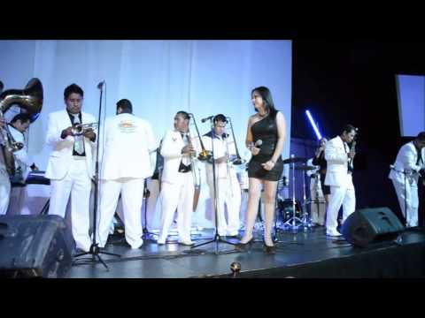 Banda Cachanilla - Intro - Y Basta Ya - En Vivo 2014