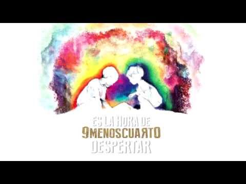 download lagu mp3 mp4 Nueve Menos Cuarto, download lagu Nueve Menos Cuarto gratis, unduh video klip Nueve Menos Cuarto