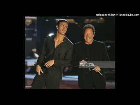 Enrique Iglesias & Tom Jones - Fire