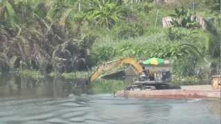 Saigon River (Excavator rowing Boat) Ho Chi Minh City