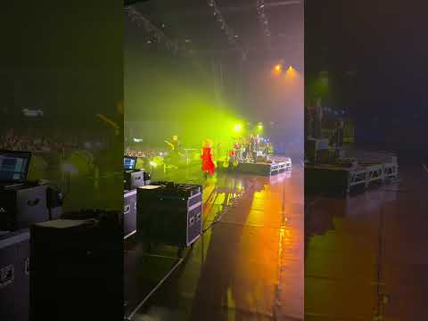 Me 10 seconds before going on stage 🤘 It’s almost tour time 🫀 See you soon darlings