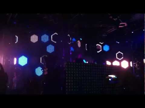 Afrojack, ladi dadi tommy trash remix vs somebody that i used to know, bulletproof