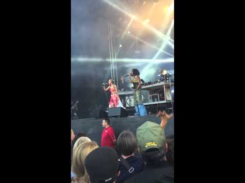 Robyn & La Bagatelle Magique, Set me free, @ Popaganda 2015