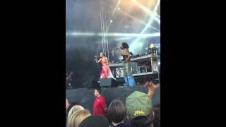 Robyn &amp; La Bagatelle Magique, Set me free, @ Popaganda 2015