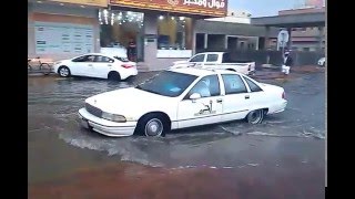 preview picture of video 'Rain Make the road disappear SAUDI ARABIA'