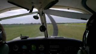preview picture of video 'Landing on runway 24 Sherburn In Elmet'
