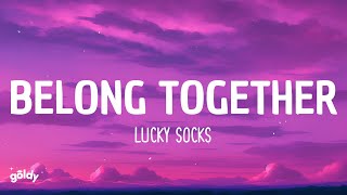 Kadr z teledysku Belong Together tekst piosenki Lucky Socks