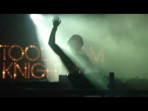 Axwell playing 'Leave The World Behind' live at Global Gathering July 24th 2009, England