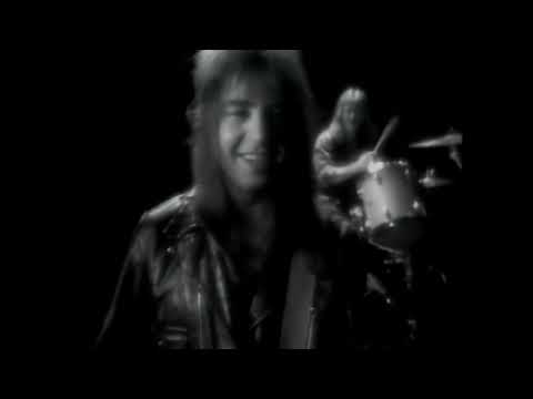 Trama READ BETWEEN THE LINES 1991