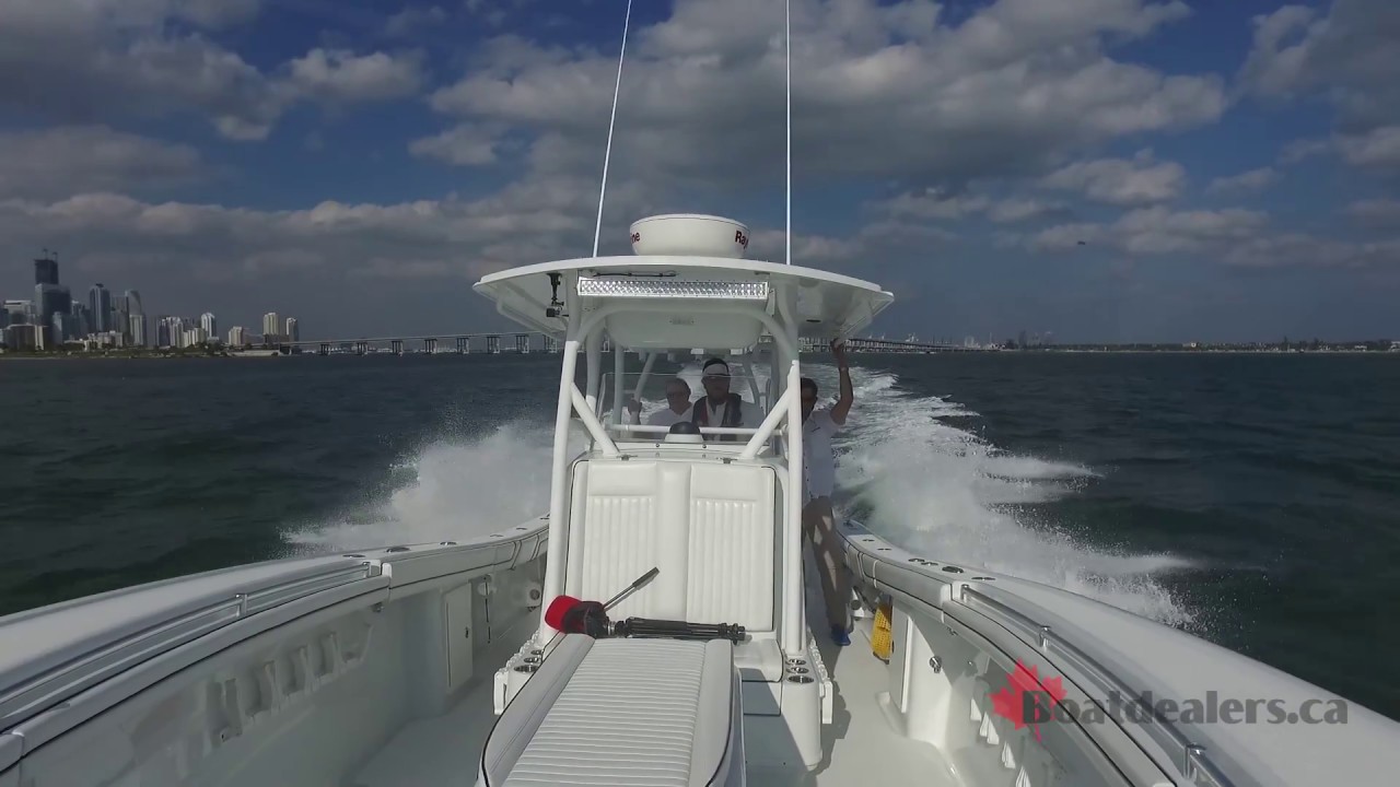 Yellowfin 34 Offshore Powered by Triple Evinrude G2 300