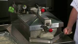 Download lagu Frying Chicken in the Henny Penny Pressure Fryer - Gazakitchen.com mp3