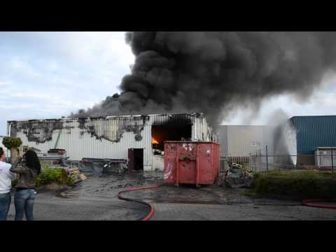 Uitslaande brand bij stalinrichtingsbedrijf Erp