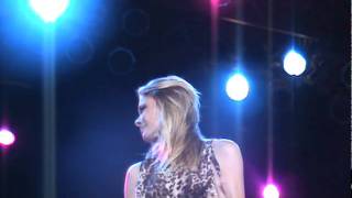 LeAnn Rimes-Cibrian singing &quot;Wasted days, wasted nights&quot; at LA County fair 09-30-11