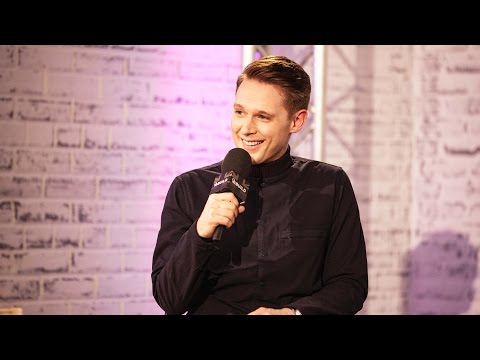 Samuel Barnett Reveals What He Has "Borrowed" From Sets