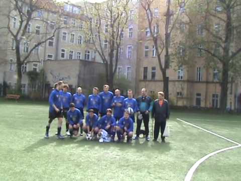fsv hansa 07 kreuzberg mannschaftsaufstellung vor dem spiel.mpg