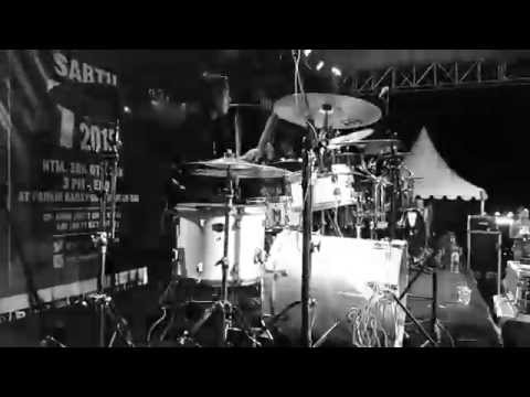 Parau - Sedetik Nafas Peluru - Live at VIP #7 (Utha Drum Cam)