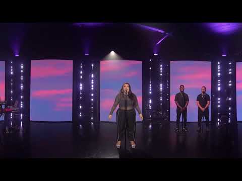 MelodyVR Presents Malia Civetz – Champagne Clouds