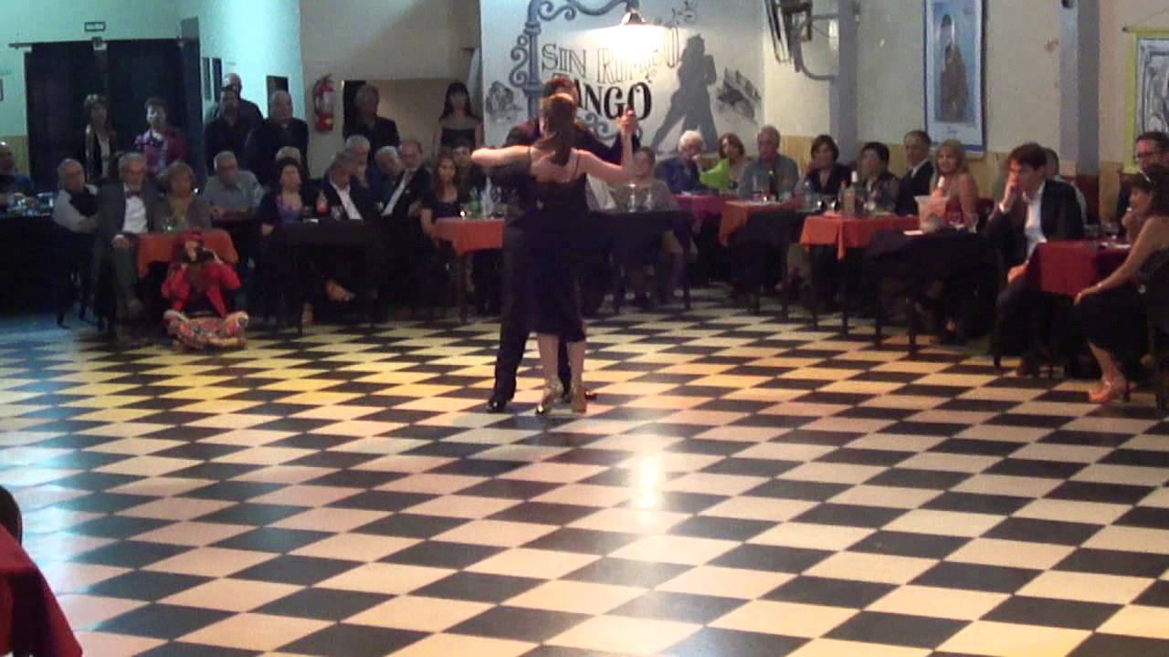 Sin Rumbo, bailan Jose Ferraro y Paola Tacchetti 2/3