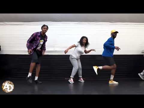 DJ Maphorisa, Xduppy & Seun1401 - Uyaphapha feat. Scotts Maphuma, Pcee & LeeMckrazy, Charf Rizzer