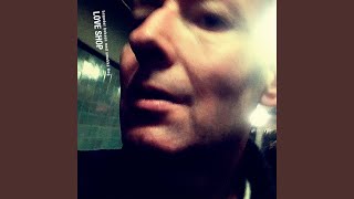 Music video thumbnail preview for I Berlin Siger Alle Farvel by Love Shop