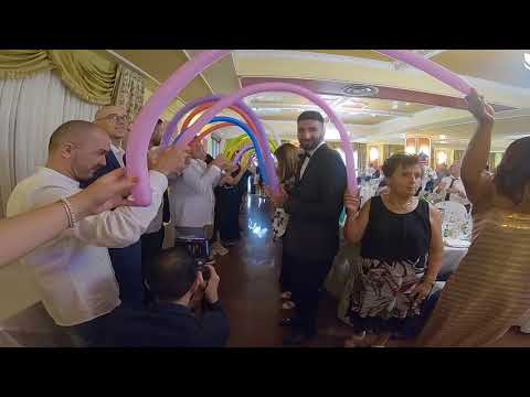 Ingresso Divertente Sposi e Genitori con arco di Palloncini - Animazione  Francesco Barattucci -