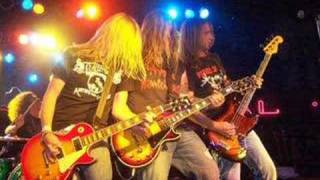 Black Stone Cherry - Tired Of The Rain