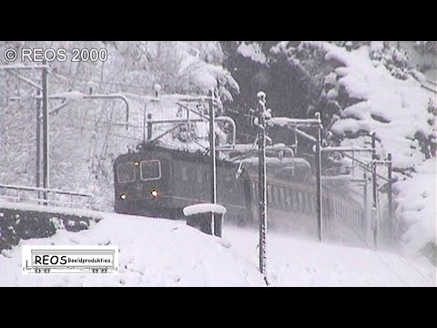 2000-02 [SDw] CLASSIC Wassen in WINTER part 3 - DEEP fresh snow! - Stunning shots, Historic Gotthard