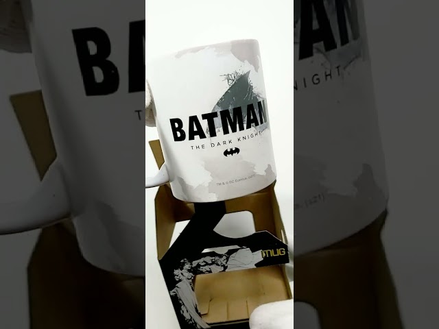 Vídeo relacionado con ABYstyle DC COMICS - Taza de Batman el caballero oscuro (460 ml)