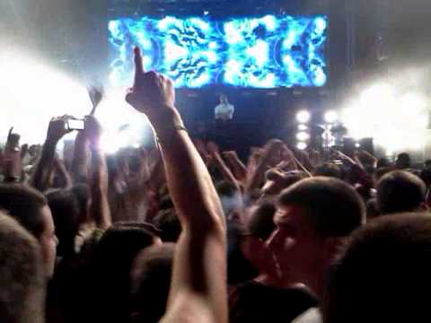 Tiesto @ Cacao Beach, Sunny Beach, Bulgaria 30.07.2011 (Allure feat. Christian Burns - On The Wire)