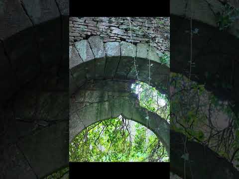 Church, castle and ruins | Saint-Nicolas-du-Pélem @LePetitPedestreYt