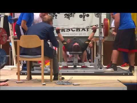 Martin Schleichert drückt 205 kg