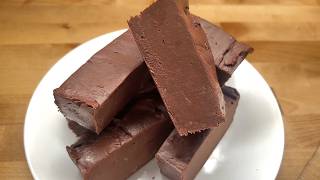 4 ingredient Ghirardelli Fudge - Easy Christmas Candy Recipe!