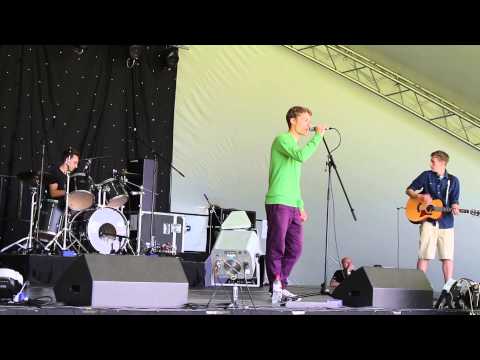Just Waiting - Owen and Stone | At the Phoenix Festival in Cirencester | HeatsProductions