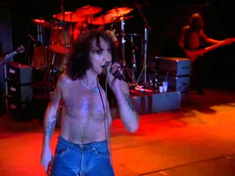 AC/DC- High Voltage live