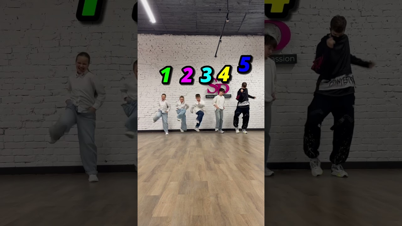 WHO BEST DANCER ?? 😂🔥 ASTRONOMIA 😎⭐️