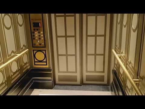 Main hydraulic elevators at Grand Central Terminal (Manhattan, NY)