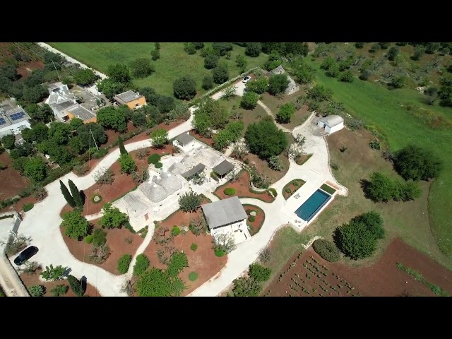 Trulli in vendita nel suggestivo contesto della Valle d'Itria