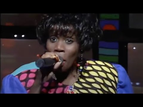 Shelly Thunder "KUFF" live