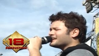 Download lagu BIKIN TERHARU! ' RHIDO RHOMA ' ~ MENUNGGU (LIVE KONSER 1000 BANDS UNITED) mp3