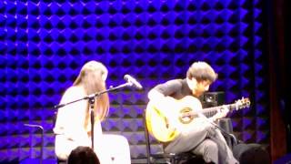 ROSALÍA &amp; Raül Refree &quot;De Plata&quot; live at Joe&#39;s Pub.