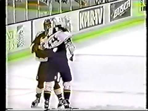 Red Wings vs Blues Brawl - Apr 22, 1997