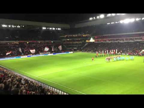 PSV - FC Twente (opkomst veld)