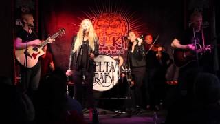 Delta Rae - "Run" (Live In Sun King Studio 92 Powered By Klipsch Audio)
