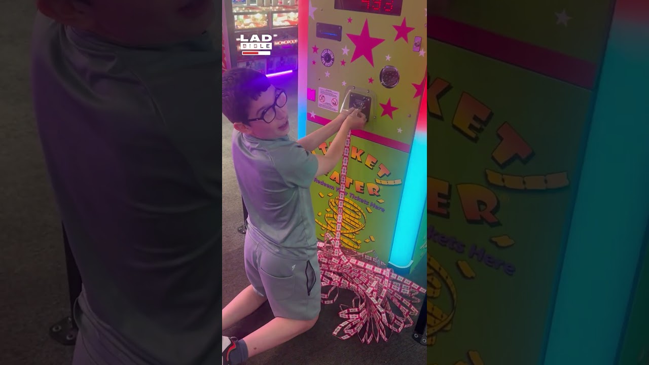 Boy's Infinite Arcade Tickets Hack 😅 (🎥: ViralHog)