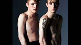 Jedward-Biggest Fan//Pics♥