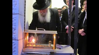 אור אלחנן - הדלקת נרות חנוכה