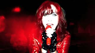 Liz Lamere – “Vibration”